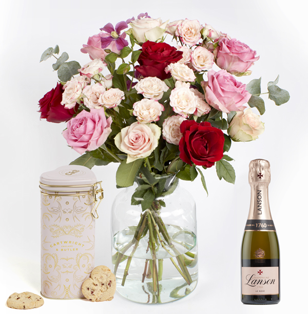 Luxurious Roses Gift Set