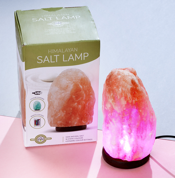 Colour changing store salt lamp