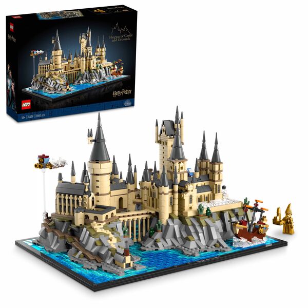 LEGO Hogwarts Castle and Grounds